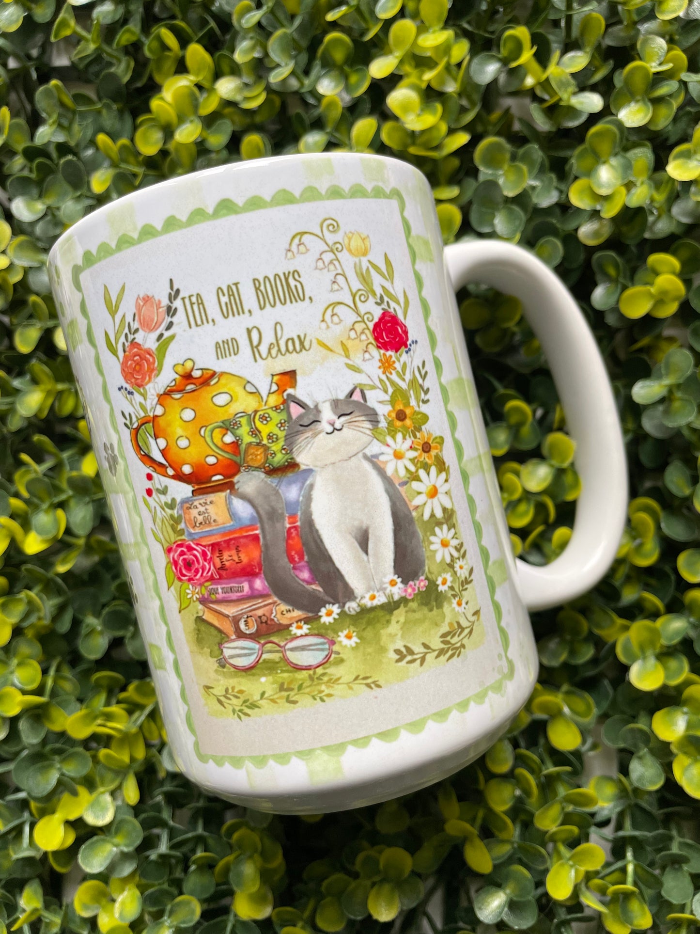 Tasse Tea,cat And books