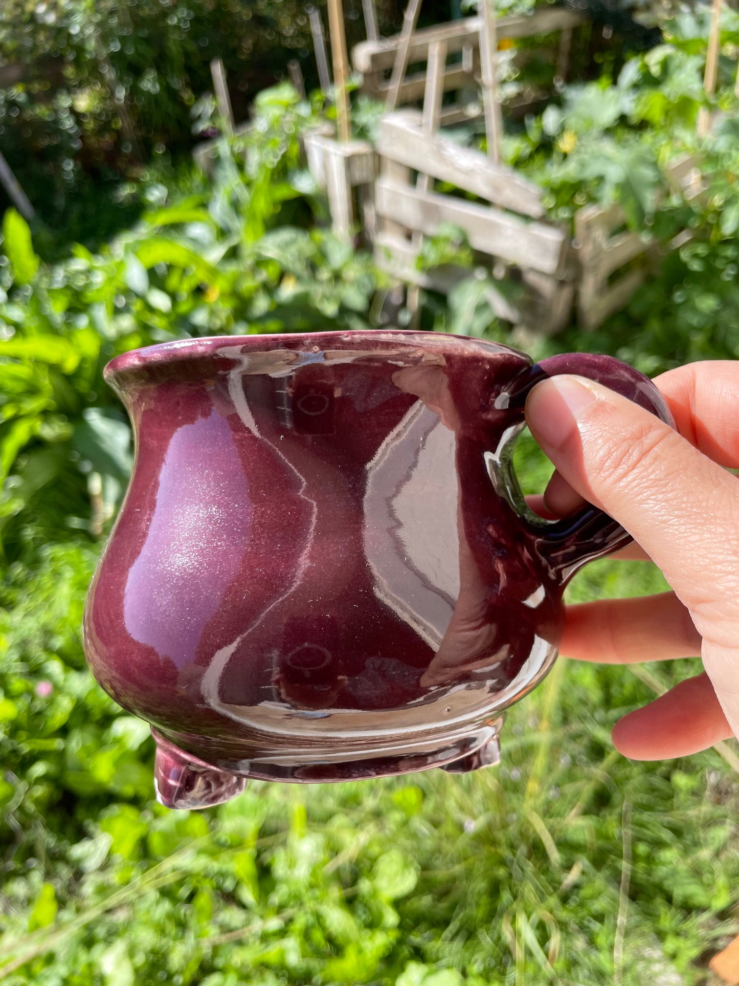 Tasse chaudron imparfaite prune