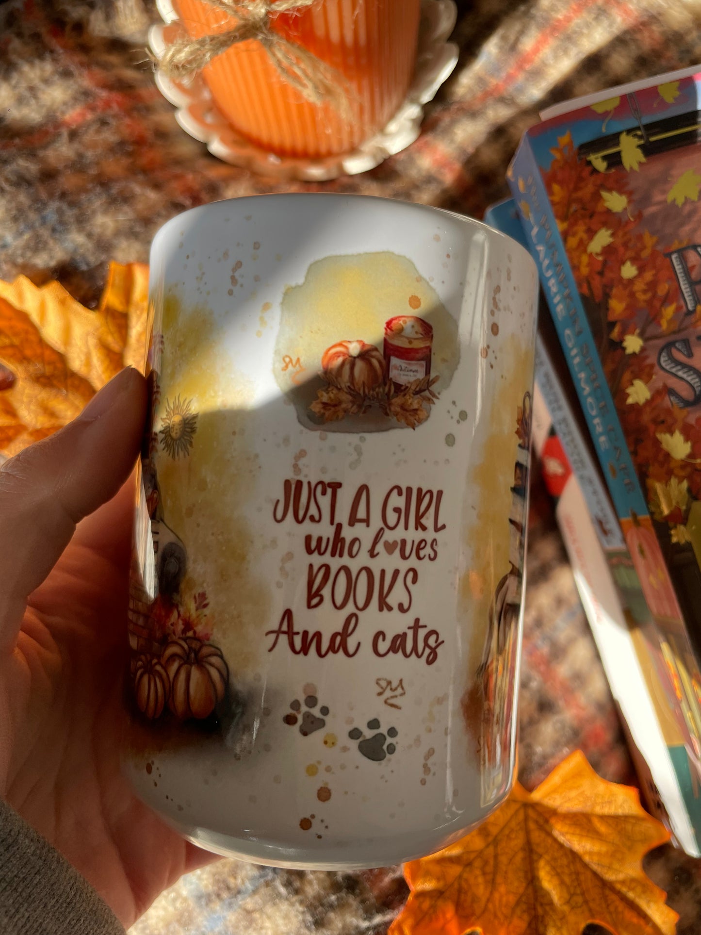 Tasse amoureuse de livres et de chats