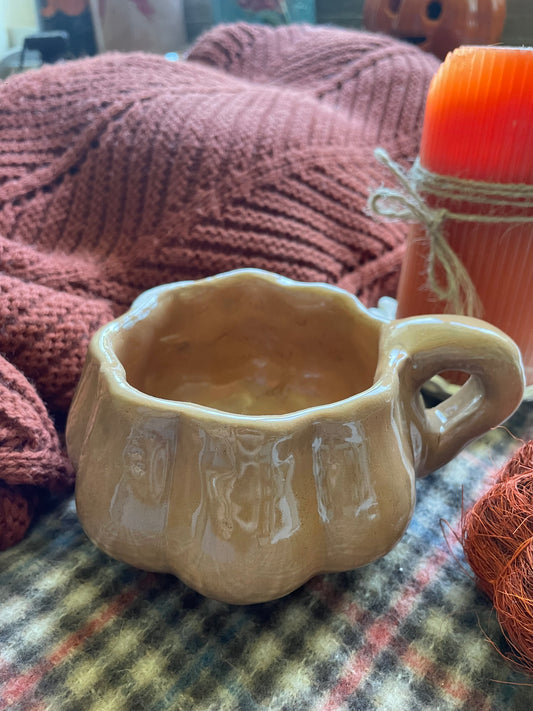 Tasse citrouille  ocre/marron clair