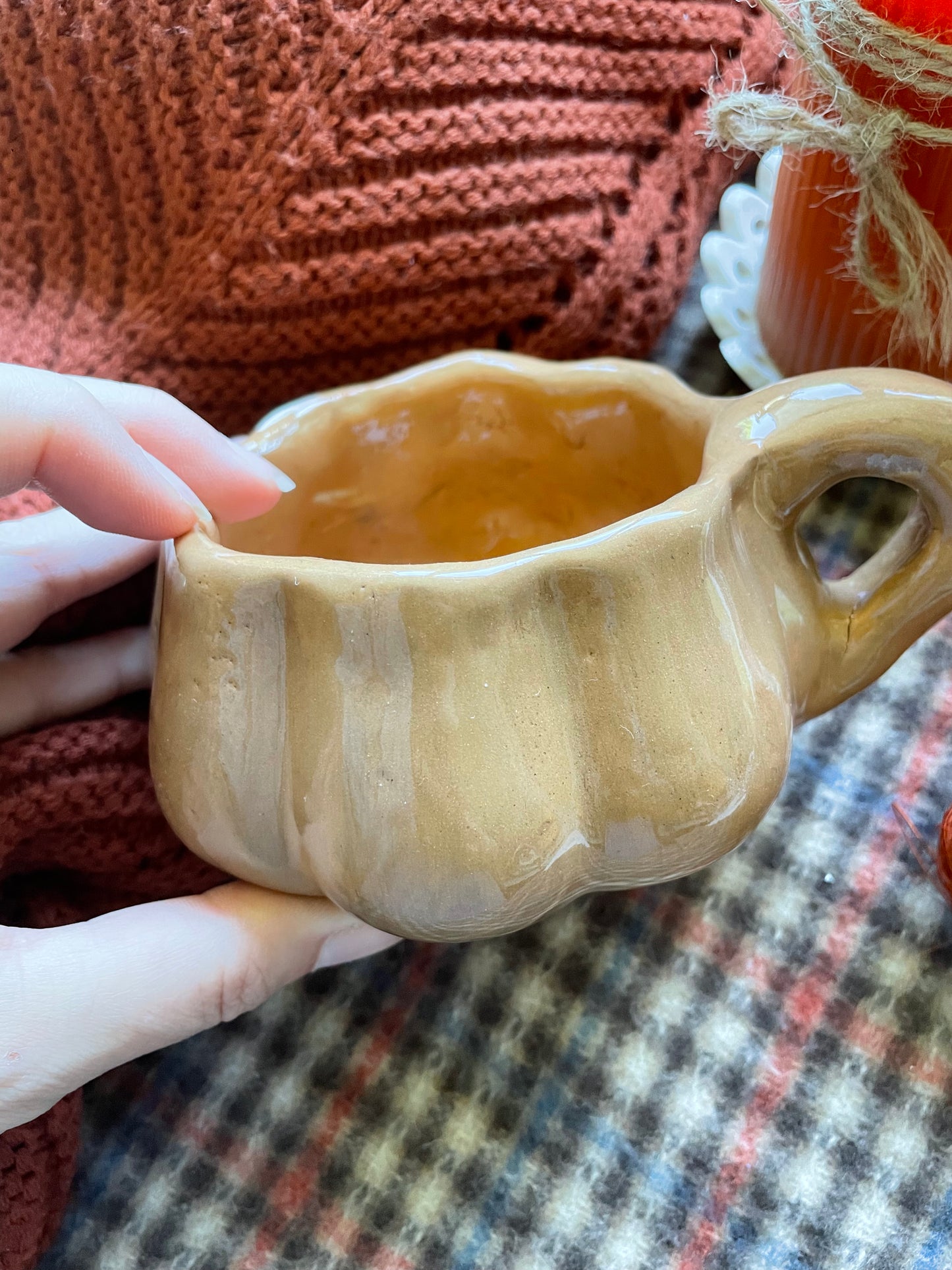 Tasse citrouille  ocre/marron clair