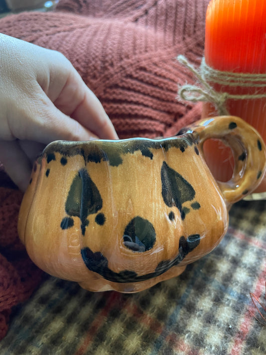 Tasse citrouille ocre et noire