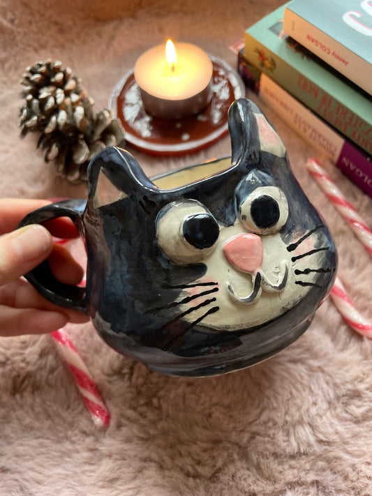 Tasse tête chat noir drôle